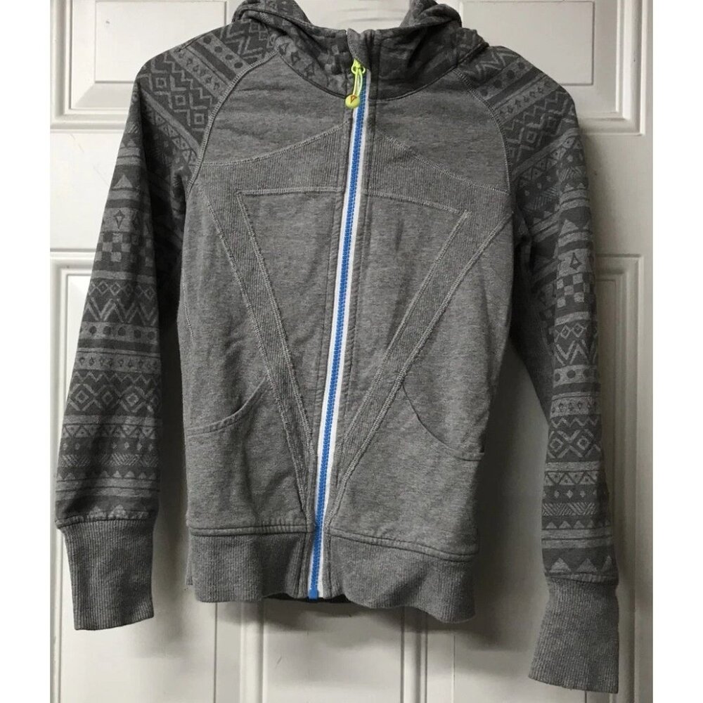 EUC Ivivva Gray Geometric Blue Zip Up Hooded Sweatshirt Girls Size 8